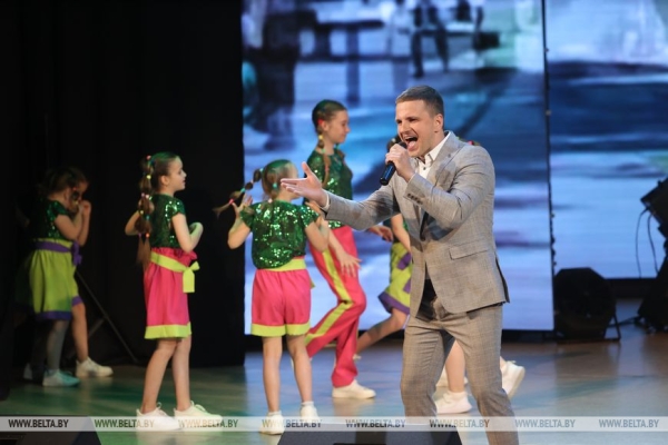 Вечер премьер и экспериментов. Композитор Олег Елисеенков встретился с поклонниками в Молодечно Вечер премьер и экспериментов. Композитор Олег Елисеенков встретился с поклонниками в Молодечно