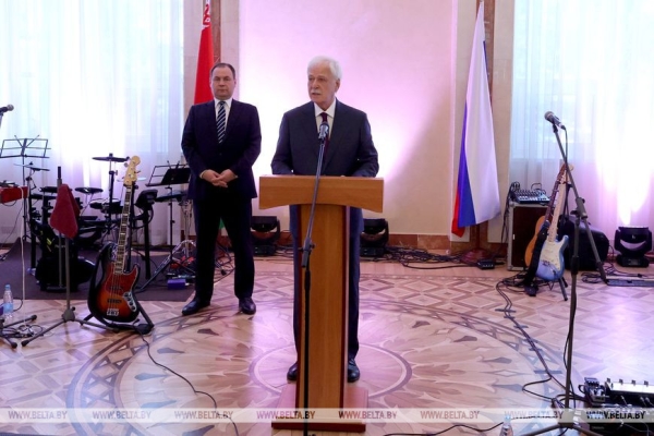 Головченко: поиск совместных путей развития в неблагоприятных условиях подчеркнул ценность союза Беларуси и РФ Головченко: поиск совместных путей развития в неблагоприятных условиях подчеркнул ценность союза Беларуси и РФ