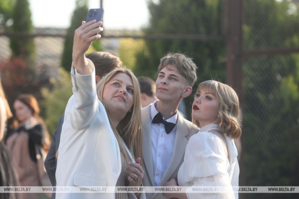 Выпускные вечера прошли по всей Беларуси Выпускные вечера прошли по всей Беларуси