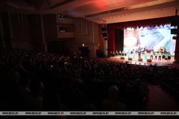 Вечер премьер и экспериментов. Композитор Олег Елисеенков встретился с поклонниками в Молодечно Вечер премьер и экспериментов. Композитор Олег Елисеенков встретился с поклонниками в Молодечно