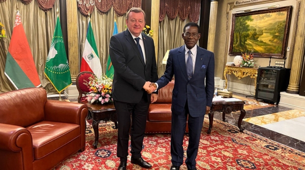 Лукашенко пригласил Президента Экваториальной Гвинеи посетить с визитом Беларусь Лукашенко пригласил Президента Экваториальной Гвинеи посетить с визитом Беларусь