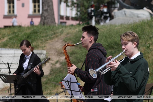 ФОТОФАКТ: Музыкальная гостиная открыла сезон в Троицком предместье ФОТОФАКТ: Музыкальная гостиная открыла сезон в Троицком предместье