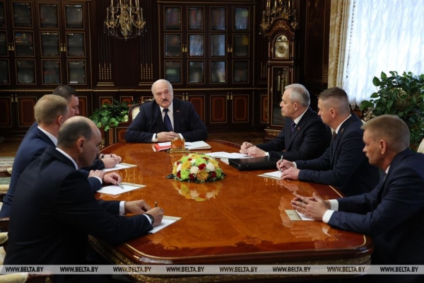 Подсчет денег и баллов ЦЭ, ответ на попытки "растащить СНГ" и дедлайн для здравоохранения. Подробности насыщенной недели Президента Подсчет денег и баллов ЦЭ, ответ на попытки "растащить СНГ" и дедлайн для здравоохранения. Подробности насыщенной недели Президента