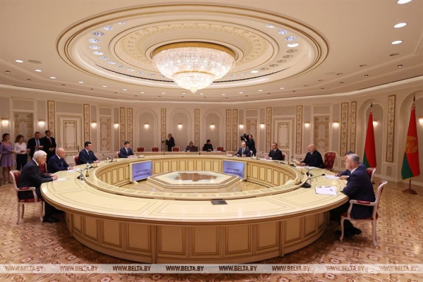 Лукашенко оценил объем торговли с Липецкой областью: неплохая цифра, но полмиллиарда лучше Лукашенко оценил объем торговли с Липецкой областью: неплохая цифра, но полмиллиарда лучше