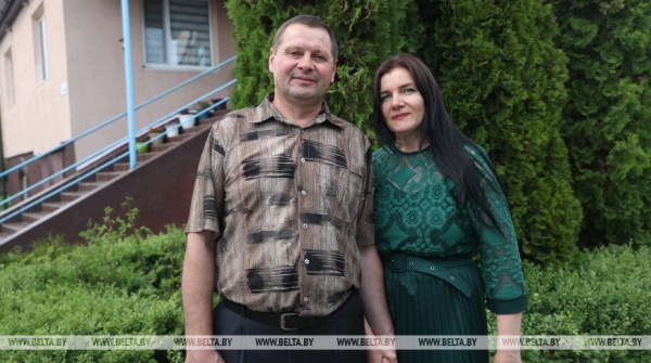 "И тут нам выносят двух малышек. Как можно выбирать? Взяли двоих!" Супруги Зизюк воспитали более 25 детей "И тут нам выносят двух малышек. Как можно выбирать? Взяли двоих!" Супруги Зизюк воспитали более 25 детей