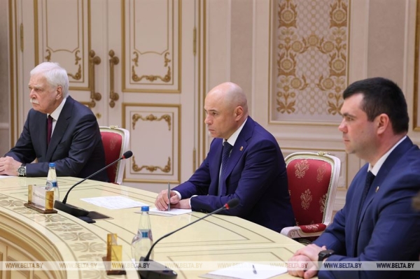 Подсчет денег и баллов ЦЭ, ответ на попытки "растащить СНГ" и дедлайн для здравоохранения. Подробности насыщенной недели Президента Подсчет денег и баллов ЦЭ, ответ на попытки "растащить СНГ" и дедлайн для здравоохранения. Подробности насыщенной недели Президента