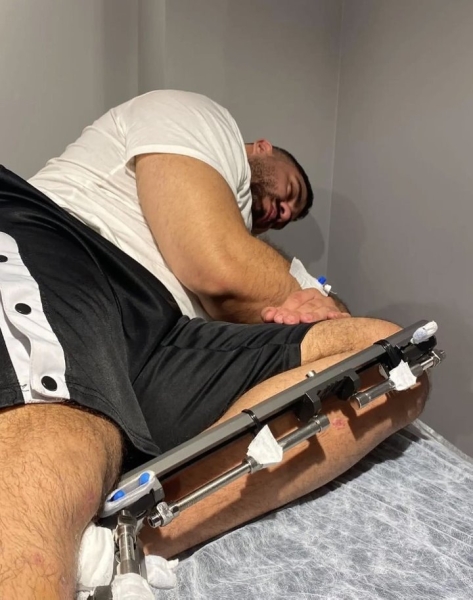 Мужчина потратил 100 тысяч евро, чтобы увеличить свой рост. «Вырос» до двух метров Мужчина потратил 100 тысяч евро, чтобы увеличить свой рост. «Вырос» до двух метров