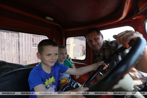 "И тут нам выносят двух малышек. Как можно выбирать? Взяли двоих!" Супруги Зизюк воспитали более 25 детей "И тут нам выносят двух малышек. Как можно выбирать? Взяли двоих!" Супруги Зизюк воспитали более 25 детей