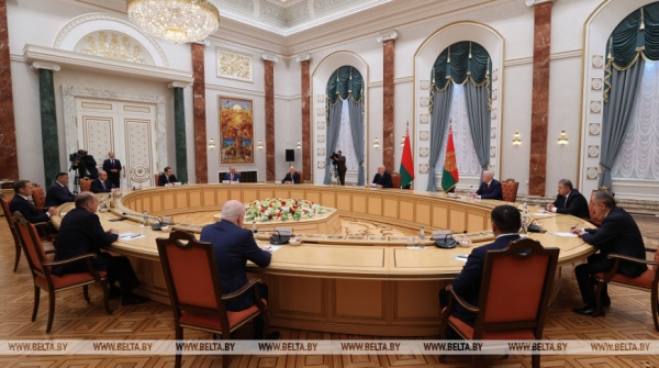 "Мы этого, мужики, не должны допустить!" От чего Лукашенко пытается уберечь СНГ? "Мы этого, мужики, не должны допустить!" От чего Лукашенко пытается уберечь СНГ?