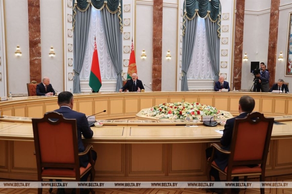 "Мы этого, мужики, не должны допустить!" От чего Лукашенко пытается уберечь СНГ? "Мы этого, мужики, не должны допустить!" От чего Лукашенко пытается уберечь СНГ?