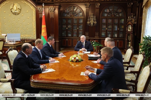 Подсчет денег и баллов ЦЭ, ответ на попытки "растащить СНГ" и дедлайн для здравоохранения. Подробности насыщенной недели Президента Подсчет денег и баллов ЦЭ, ответ на попытки "растащить СНГ" и дедлайн для здравоохранения. Подробности насыщенной недели Президента