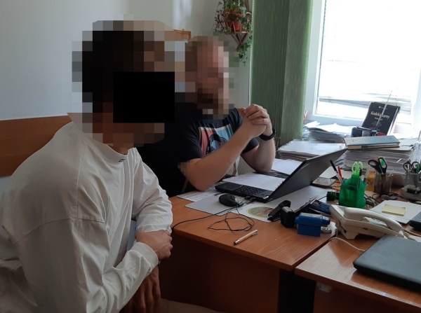 В Варшаве задержали 20-летнего белоруса за мошенничество от имени банка В Варшаве задержали 20-летнего белоруса за мошенничество от имени банка
