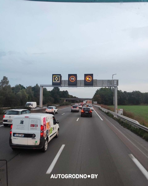 Водитель дальнобойщик из Беларуси: европейцы повально игнорируют новый знак на дорогах Франции Водитель дальнобойщик из Беларуси: европейцы повально игнорируют новый знак на дорогах Франции