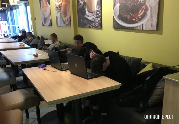 Сколько зарабатывают айтишники в Беларуси: сравнили зарплаты в Минске и регионах Сколько зарабатывают айтишники в Беларуси: сравнили зарплаты в Минске и регионах