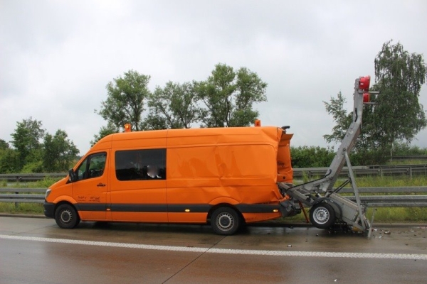 В Германии пьяный белорус на фуре устроил два ДТП подряд В Германии пьяный белорус на фуре устроил два ДТП подряд