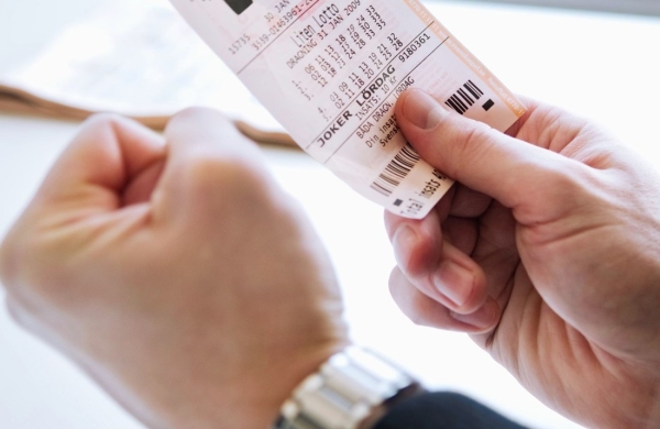 Эти люди выиграли в лотереи миллионы, а потом потеряли всё. Рассказываем истории их неудач Эти люди выиграли в лотереи миллионы, а потом потеряли всё. Рассказываем истории их неудач