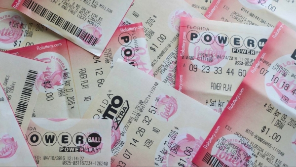 Эти люди выиграли в лотереи миллионы, а потом потеряли всё. Рассказываем истории их неудач Эти люди выиграли в лотереи миллионы, а потом потеряли всё. Рассказываем истории их неудач