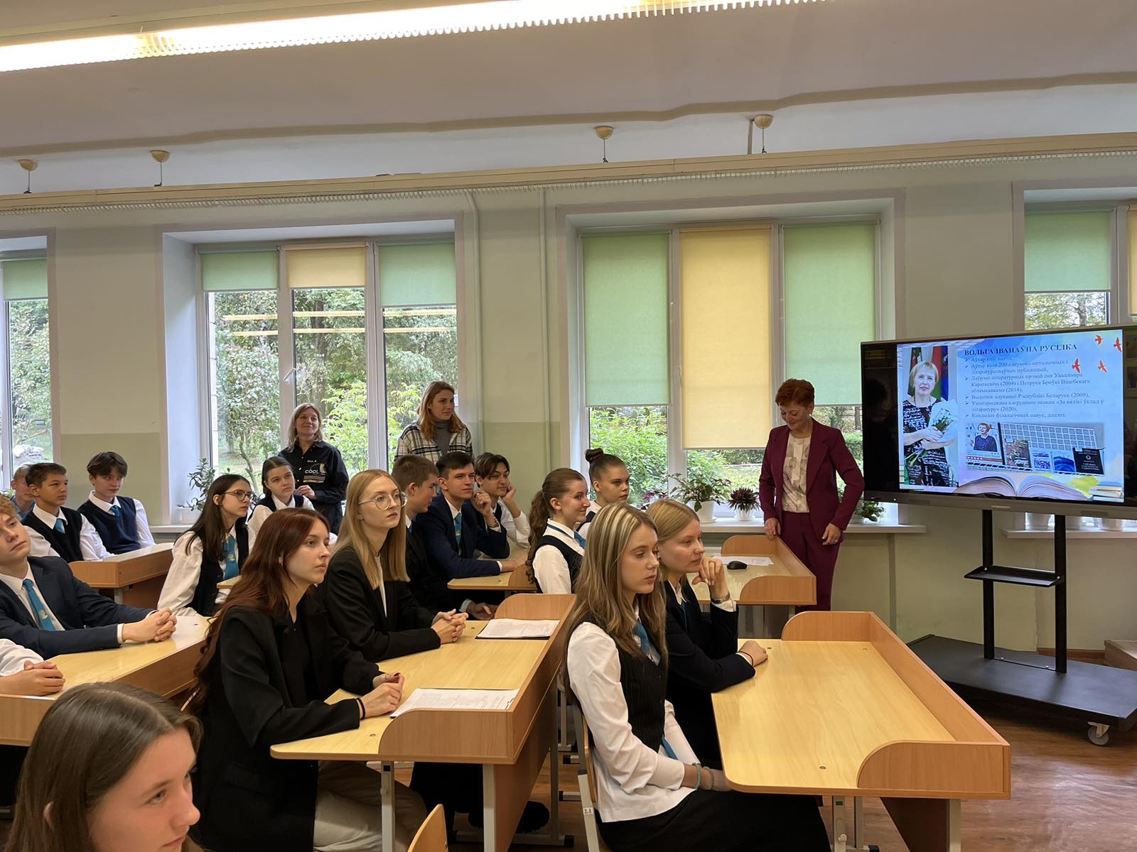 Свята паэзіі прайшло ў Віцебскай школе з нагоды Дня настаўніка Свята паэзіі прайшло ў Віцебскай школе з нагоды Дня настаўніка