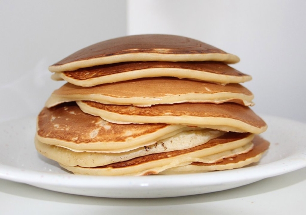 Женщина насмерть подавилась на конкурсе по поеданию блинов Женщина насмерть подавилась на конкурсе по поеданию блинов