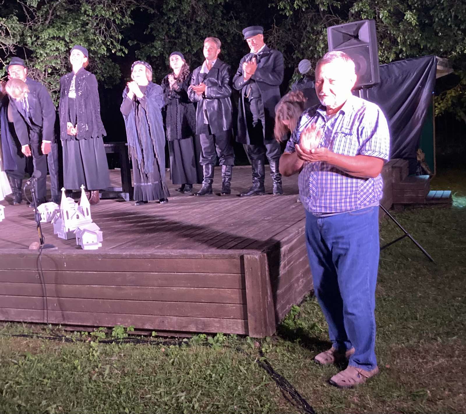 «Шагал. Шагал…» — пастаноўка Тэатра імя Якуба Коласа ў двары музея на Пакроўскай «Шагал. Шагал…» — пастаноўка Тэатра імя Якуба Коласа ў двары музея на Пакроўскай