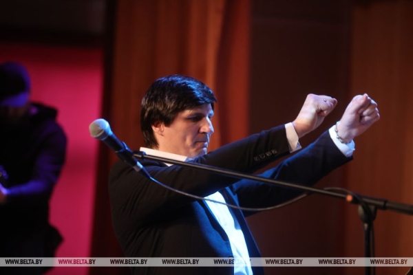 Органная музыка разных эпох в исполнении Валерия Шмата прозвучала для гостей фестиваля "Вытокi" Органная музыка разных эпох в исполнении Валерия Шмата прозвучала для гостей фестиваля "Вытокi"