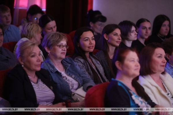 Органная музыка разных эпох в исполнении Валерия Шмата прозвучала для гостей фестиваля "Вытокi" Органная музыка разных эпох в исполнении Валерия Шмата прозвучала для гостей фестиваля "Вытокi"